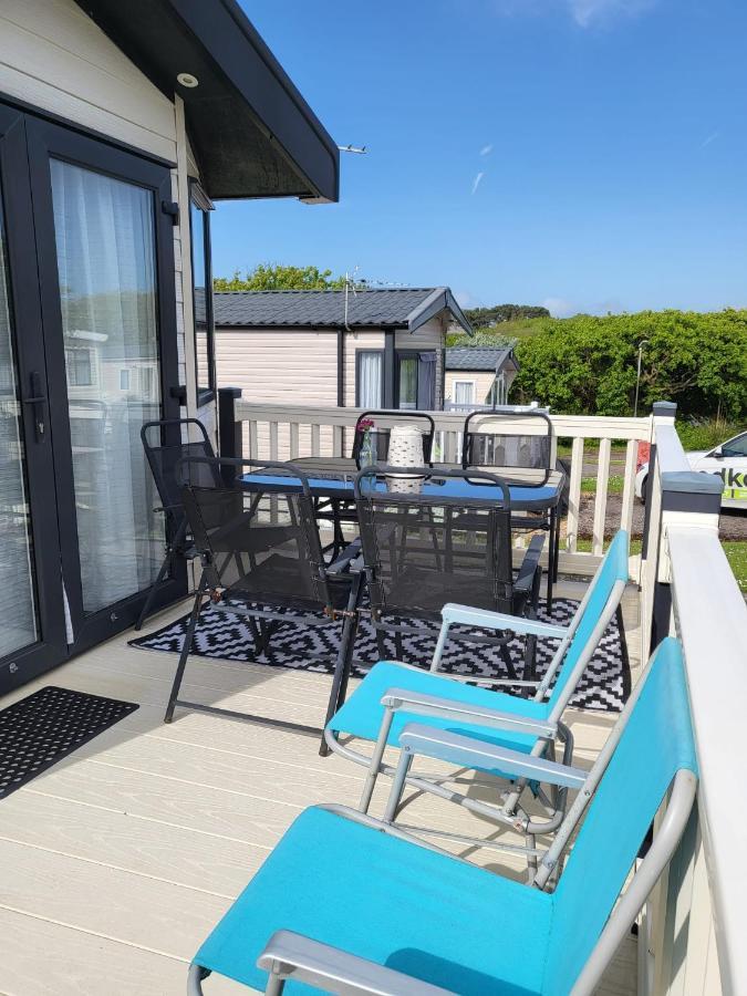 Luxury Woodland Retreat Holiday Home - Shorefield Country Park Downton  エクステリア 写真
