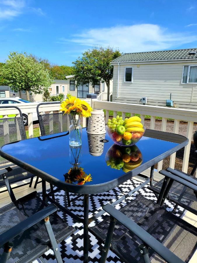Luxury Woodland Retreat Holiday Home - Shorefield Country Park Downton  エクステリア 写真